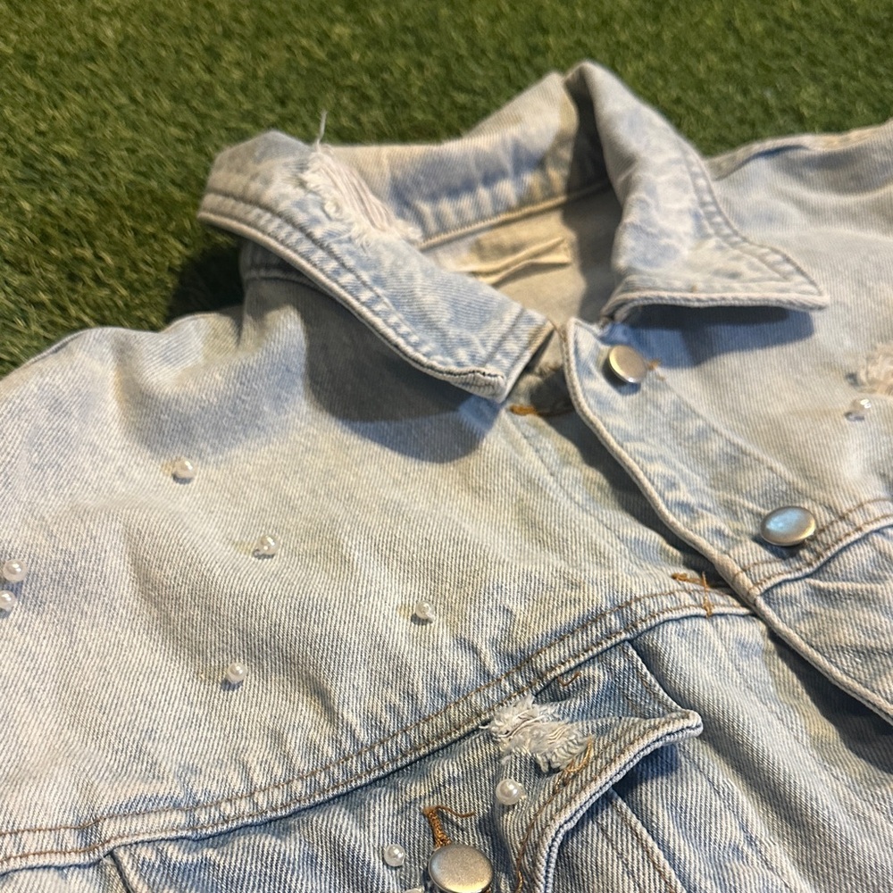 |Boutique| Honey Belle Light Blue Pearl Studded Embroidered Denim Jacket